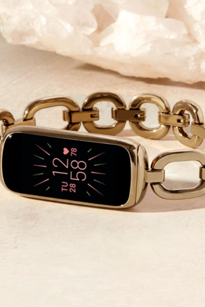 The Ultimate Guide to Wearing a Fitbit and Watch Together